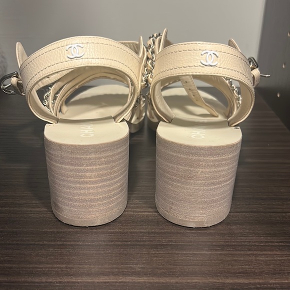 Chanel block chain sandal heels - Picture 4 of 6